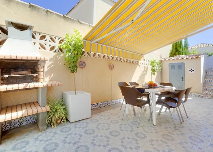 Casa Torre Y Mar With 2 Bedrooms Pool Barbecue Patio & Sun Terrace *