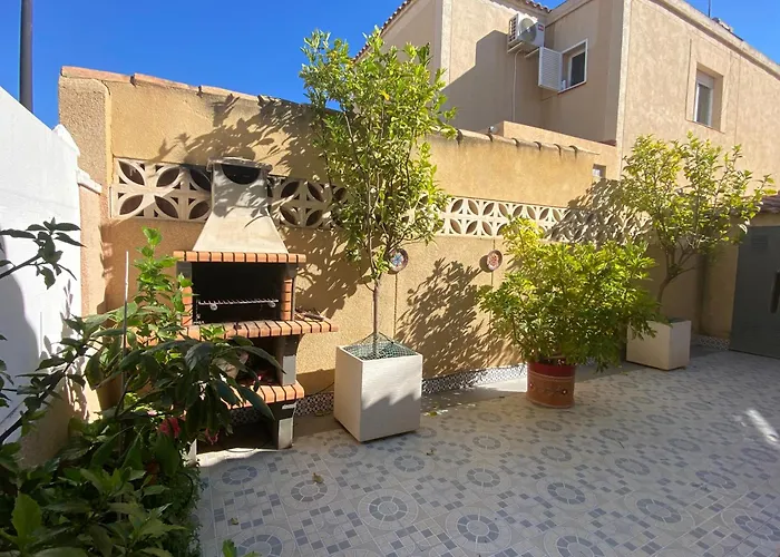 Casa Torre Y Mar With 2 Bedrooms Pool Barbecue Patio & Sun Terrace *