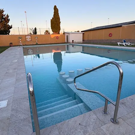 Prázdninový dům Casa Torre Y Mar With 2 Bedrooms Pool Barbecue Patio & Sun Terrace *