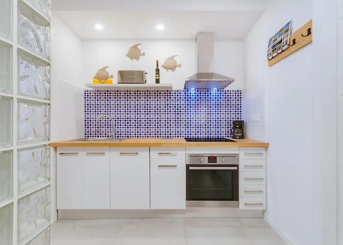 Casa Torre Y Mar With 2 Bedrooms Pool Barbecue Patio & Sun Terrace *