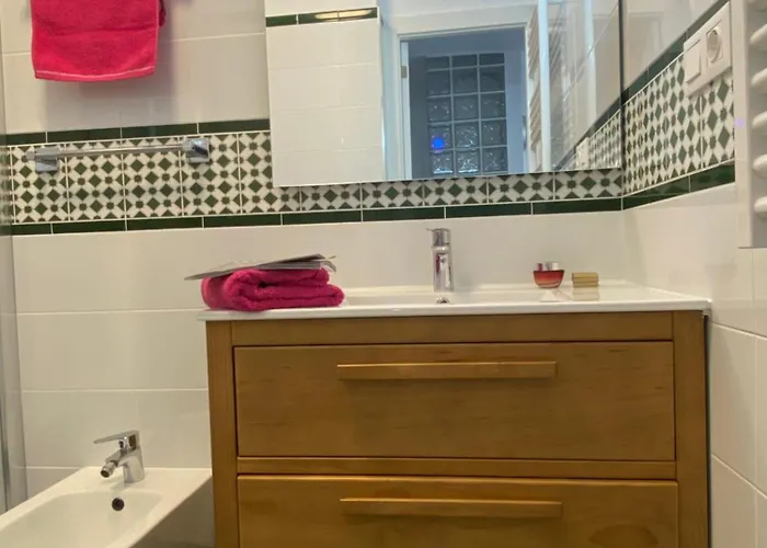 Casa Torre Y Mar With 2 Bedrooms Pool Barbecue Patio & Sun Terrace *