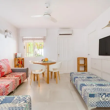 Casa Torre Y Mar With 2 Bedrooms Pool Barbecue Patio & Sun Terrace טורבייחה